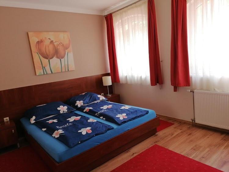 Staff House Bed & Breakfast Mestecǎneşti Exterior foto