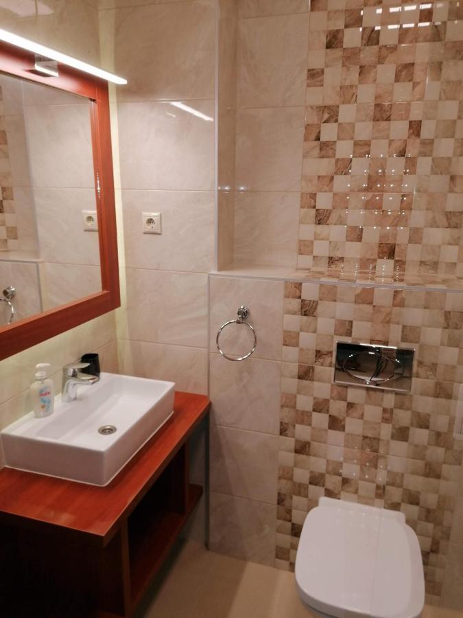 Staff House Bed & Breakfast Mestecǎneşti Exterior foto